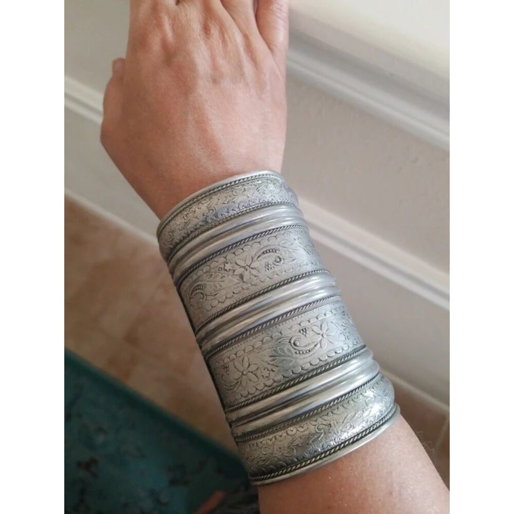 True Vintage Extra wide silver tone cuff bracelet floral motif